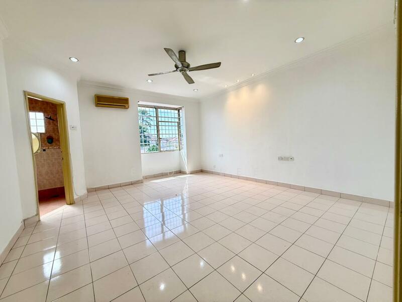 2 Storey Terraced House Taman Segar untuk Untuk Disewa - RM 2,300 /bulan, Feb 2026 - Living Room - PropertyGuru.com.my