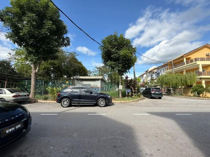 2.5-storey Terraced House for Sale in Ukay Perdana (Ulu Kelang) - Zhi Hong Loh - Exterior - PropertyGuru.com.my