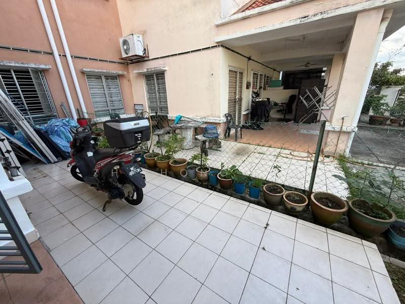 2.5-storey Terraced House for Sale in Ukay Perdana (Ulu Kelang) - Zhi Hong Loh - Exterior - PropertyGuru.com.my