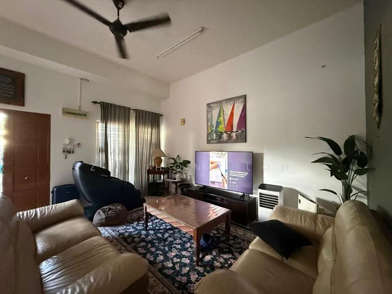 2.5-storey Terraced House for Sale in Ukay Perdana (Ulu Kelang) - Zhi Hong Loh - Living Room - PropertyGuru.com.my