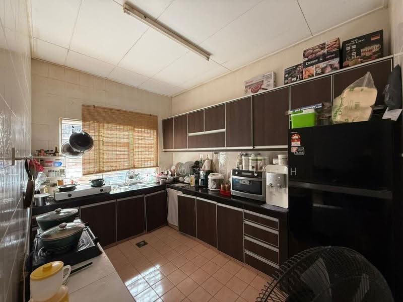 2.5-storey Terraced House for Sale in Ukay Perdana (Ulu Kelang) - Zhi Hong Loh - Kitchen - PropertyGuru.com.my