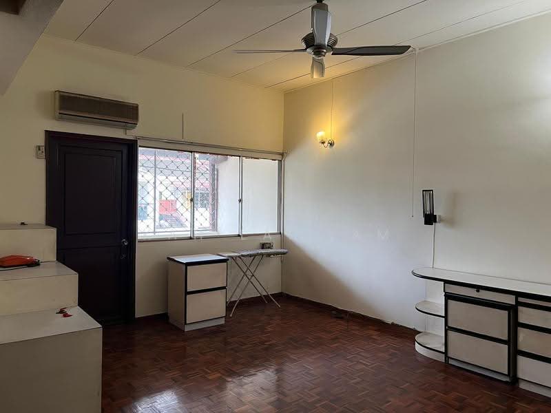 Rumah Teres 2-Tingkat untuk Dijual di Taman Wahyu (Batu Caves) - Kah Lai Lam - Living Room - PropertyGuru.com.my