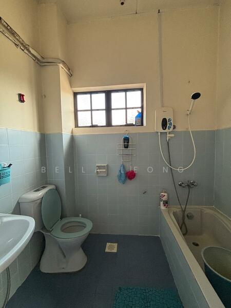 Bungalow for Sale in Bandar Country Homes (Rawang) - Bella Leong - Bathroom - PropertyGuru.com.my