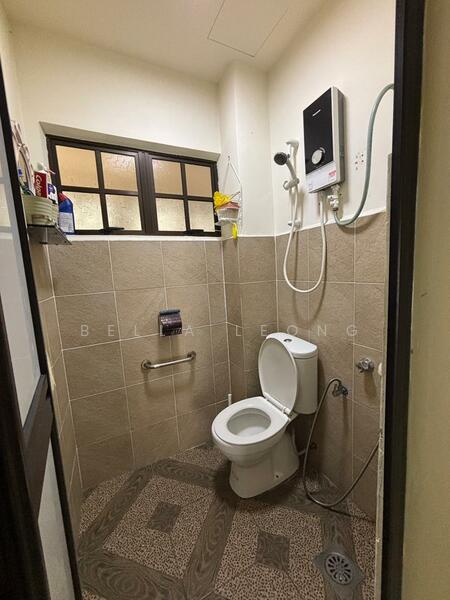 Bungalow for Sale in Bandar Country Homes (Rawang) - Bella Leong - Bathroom - PropertyGuru.com.my