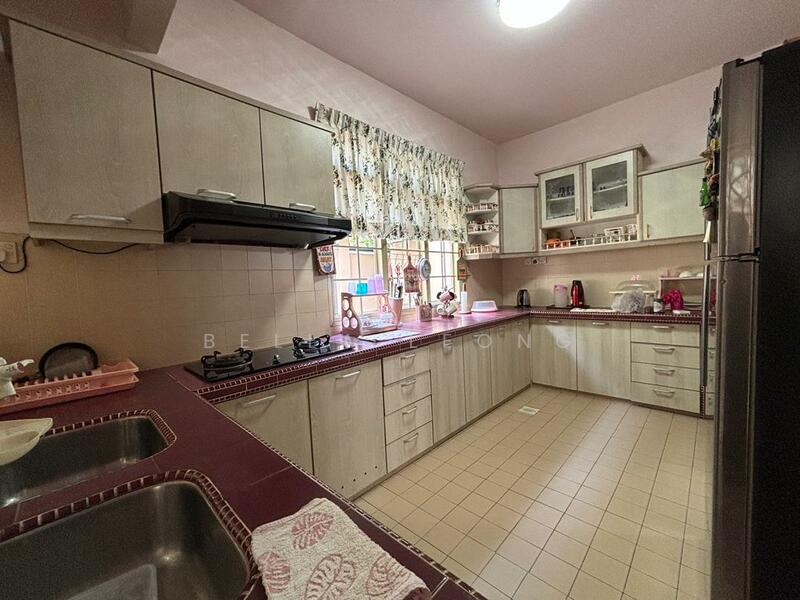 Bandar Country Homes Desa 2 untuk Untuk Dijual - RM 950,000, Apr 2026 - Kitchen - PropertyGuru.com.my