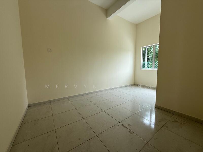 For Sale - FREEHOLD 2 TKT SHAH ALAM SEK 32 BUKIT NAGA ALAM IMPIAN