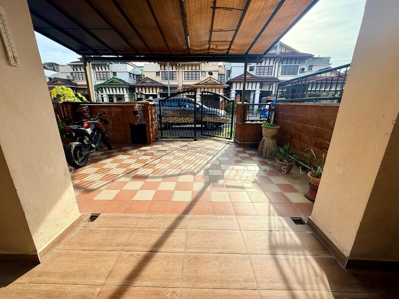 2-storey Terraced House for Sale in Bukit Jelutong (Shah Alam) - Mohd Nazri Roslan - Exterior - PropertyGuru.com.my