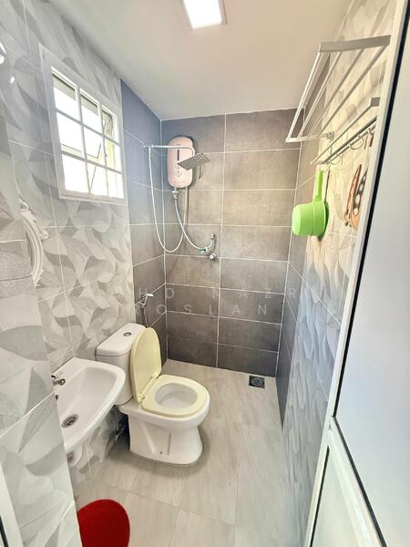 2-storey Terraced House for Sale in Bukit Jelutong (Shah Alam) - Mohd Nazri Roslan - Bathroom - PropertyGuru.com.my