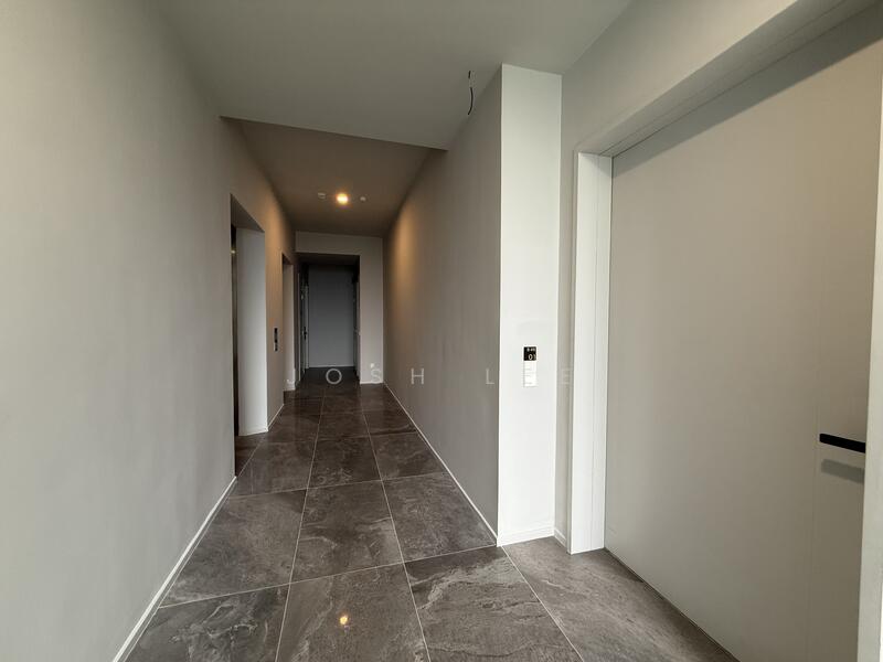 Private Lift Lobby & Yard