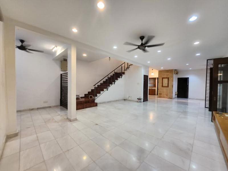 Rumah Berkembar untuk Dijual di Taman Esplanad (Bukit Jalil) - Toji Ng - Living Room - PropertyGuru.com.my