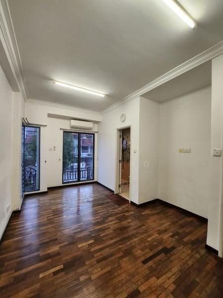 Rumah Berkembar untuk Dijual di Taman Esplanad (Bukit Jalil) - Toji Ng - Living Room - PropertyGuru.com.my
