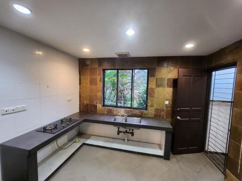 Rumah Berkembar untuk Dijual di Taman Esplanad (Bukit Jalil) - Toji Ng - Kitchen - PropertyGuru.com.my