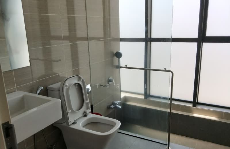 Servis Apartment untuk Dijual di Setia SKY Residences - Dexter Lim - Bathroom - PropertyGuru.com.my