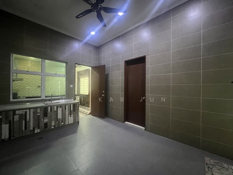 Semi-Detached House for Rent in Bandar Tun Hussein Onn (Cheras) - Hei Kar Jun - Kitchen - PropertyGuru.com.my