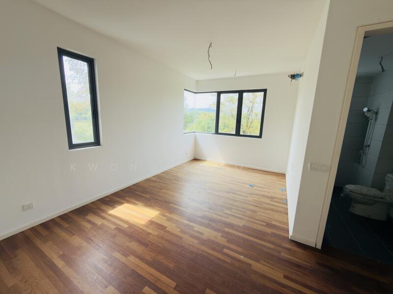Rumah Teres 3 Tingkat untuk Dijual di Tamansari (Rawang) - Kwong Xiao Wei - Bathroom - PropertyGuru.com.my