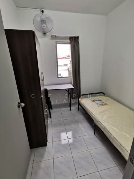 Kondominium untuk Disewa di Endah Regal Condominium - Catherine Lau - Bedroom - PropertyGuru.com.my