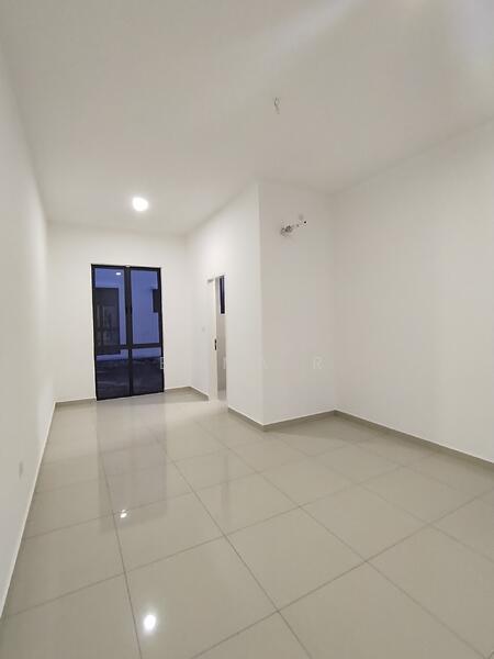 2-storey Terraced House for Sale in Bandar Sri Sendayan (Negeri Sembilan) - Emma R - Interior - PropertyGuru.com.my