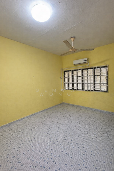 Semi-Detached House for Sale in Taman Pelangi (Johor Bahru) - Gemma Wong - Bedrooms - PropertyGuru.com.my