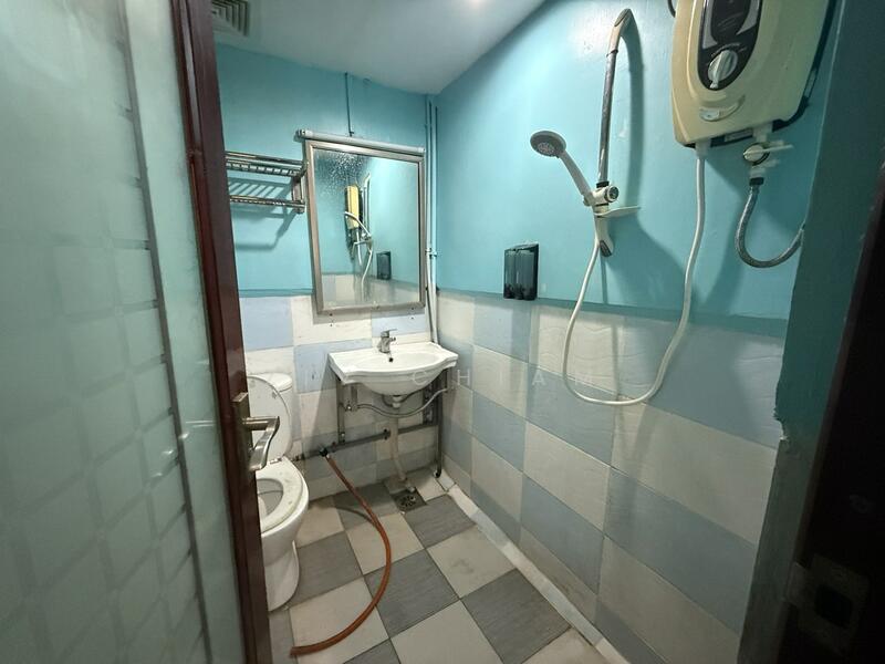 Shop for Rent in Johor Bahru (Johor) - Ziv Chiam - Bathroom - PropertyGuru.com.my