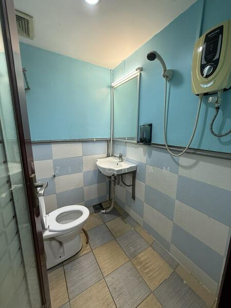 Shop for Rent in Johor Bahru (Johor) - Ziv Chiam - Bathroom - PropertyGuru.com.my