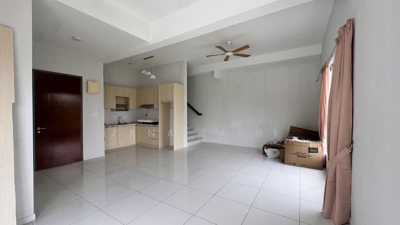 Townhouse for Rent in Kemensah Heights (Ulu Kelang) - Zana Zakri - Living Room - PropertyGuru.com.my