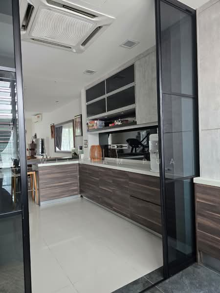 2.5-storey Terraced House for Sale in Seksyen 16 (Shah Alam) - William Pua - Kitchen - PropertyGuru.com.my
