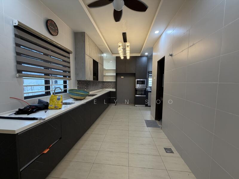 D'Infiniti, Bandar Damai Perdana untuk Untuk Dijual - RM 1,280,000, Mac 2026 - Kitchen - PropertyGuru.com.my
