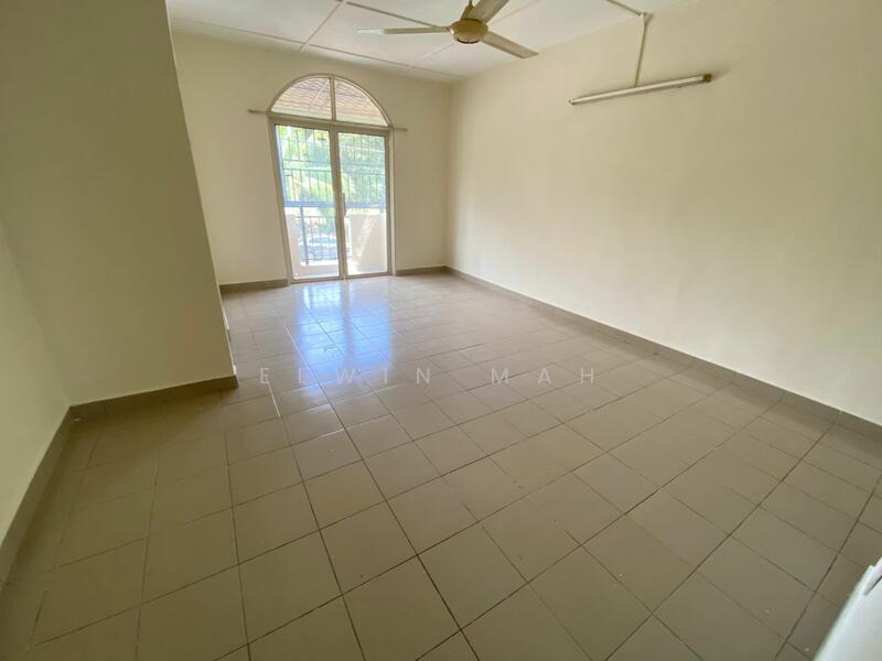 2-storey Terraced House for Sale in Bandar Country Homes (Rawang) - Elwin Mah - Living Room - PropertyGuru.com.my