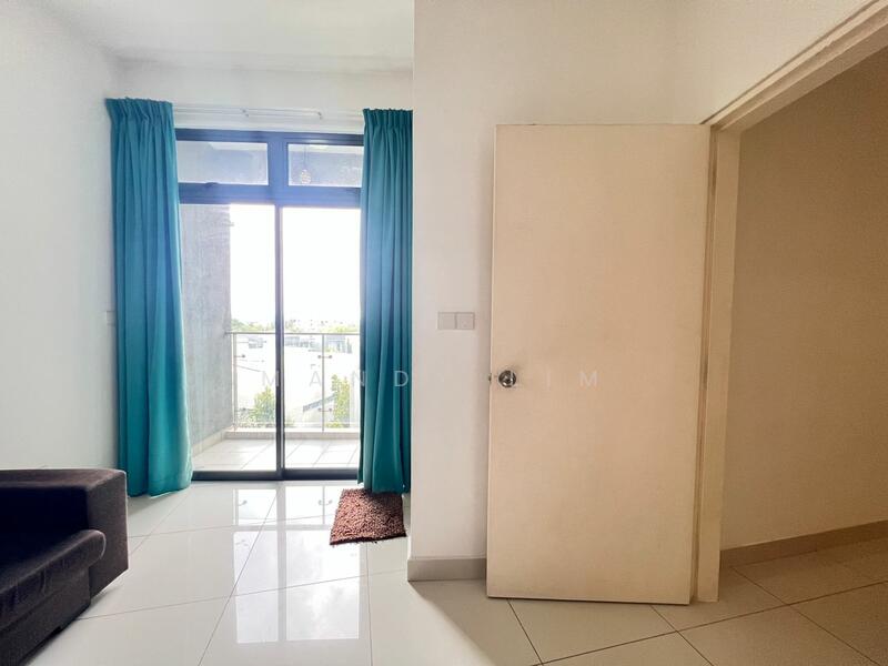 Condominium for Sale at Mirage By The Lake - Mandy Lim - Living Room - PropertyGuru.com.my