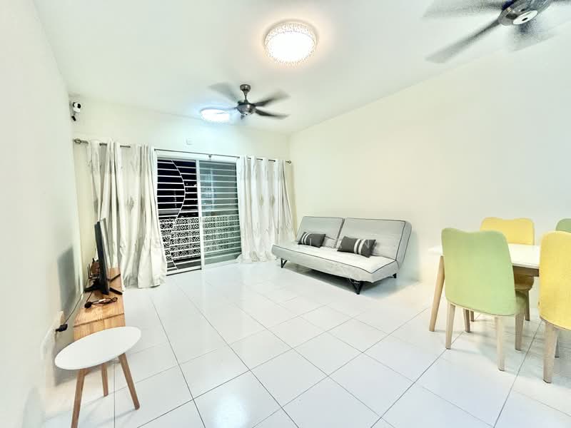 Pangsapuri untuk Dijual di Residensi Alam Damai (PR1MA @ Alam Damai) - EMA ALLANG - Living Room - PropertyGuru.com.my