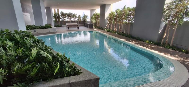 Kids pool and Bbq pit.