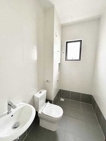 Cluster House for Sale in Eco Botanic (Iskandar Puteri (Nusajaya)) - Yik Tat - Bathroom - PropertyGuru.com.my