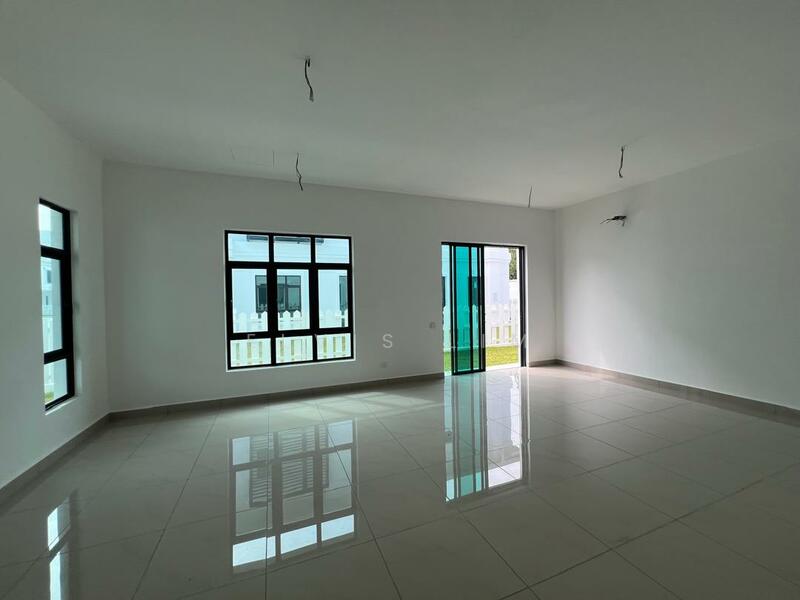 Rumah Berkembar untuk Dijual di Bandar Cassia (Batu Kawan) - Elvis Lim - Living Room - PropertyGuru.com.my