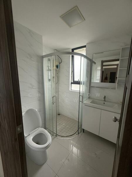 Master Bedroom's Bathroom