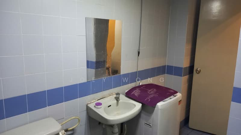 Kondominium untuk Disewa di Bukit OUG Condominiums - Joey Wong - Bathroom - PropertyGuru.com.my