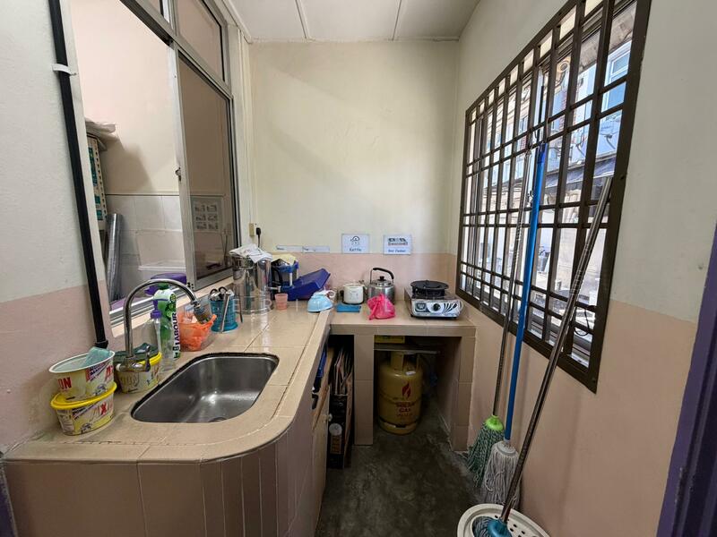 2-storey Terraced House for Sale in Taman Seri Orkid (Skudai) - Eric Loo - Kitchen - PropertyGuru.com.my