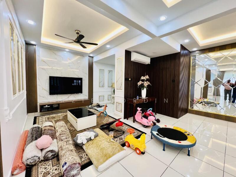 Semi-Detached House for Sale in Saujana Villa (Kajang) - Azie Nordin - Living Room - PropertyGuru.com.my