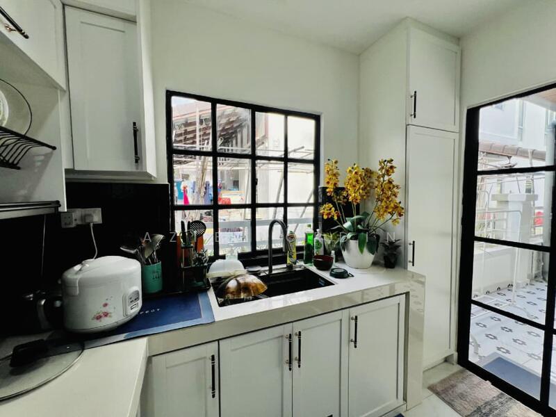 Semi-Detached House for Sale in Saujana Villa (Kajang) - Azie Nordin - Kitchen - PropertyGuru.com.my
