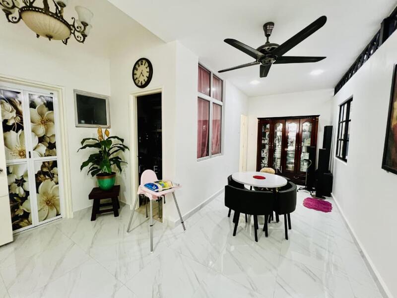 Semi-Detached House for Sale in Saujana Villa (Kajang) - Azie Nordin - Dining Room - PropertyGuru.com.my