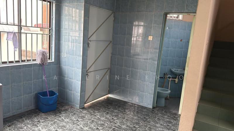 Rumah Teres untuk Dijual di Island Glades (Jelutong) - Katherine Khoo - Bathroom - PropertyGuru.com.my