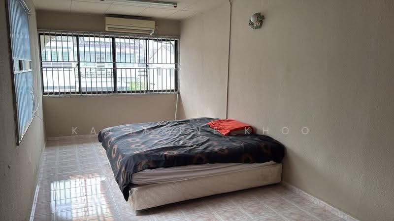 Rumah Teres untuk Dijual di Island Glades (Jelutong) - Katherine Khoo - Bedroom - PropertyGuru.com.my