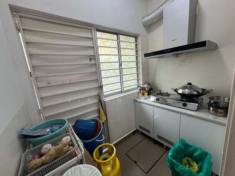 2-storey Terraced House for Sale in Taman Seri Austin (Tebrau) - Jia En Lee - Kitchen - PropertyGuru.com.my
