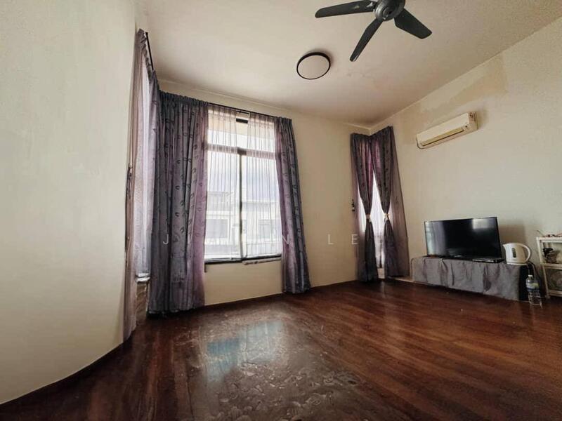 Cluster House for Sale in Bukit Indah (Iskandar Puteri (Nusajaya)) - Jia En Lee - Living Room - PropertyGuru.com.my
