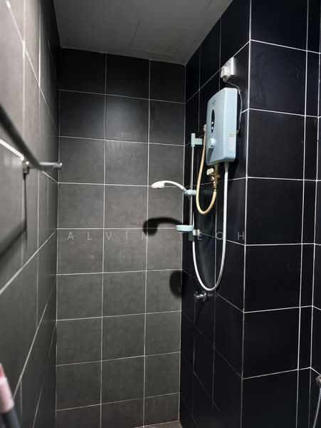 Servis Apartment untuk Dijual di The Zizz @ Damansara North - Alvin Teoh - Bathroom - PropertyGuru.com.my