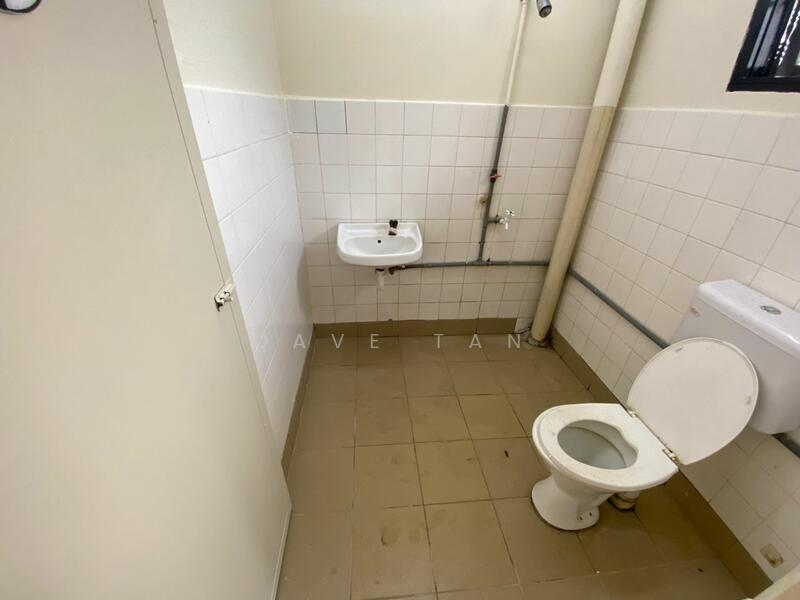 Rumah Teres untuk Dijual di Bandar Country Homes (Rawang) - Dave Tan - Bathroom - PropertyGuru.com.my