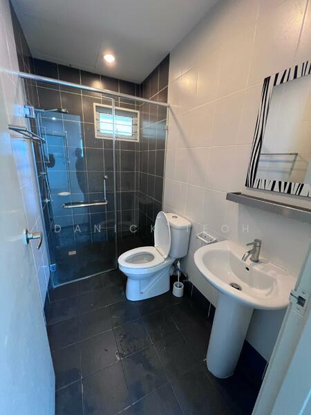 Condominium for Sale at 10 Island Resort - Danick Teoh - Bathroom - PropertyGuru.com.my