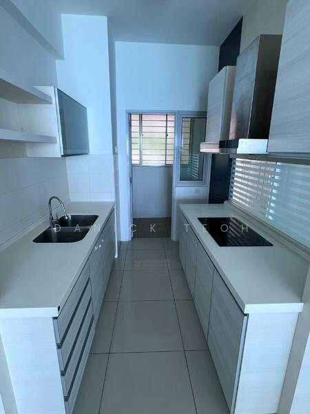 Condominium for Sale at 10 Island Resort - Danick Teoh - Kitchen - PropertyGuru.com.my