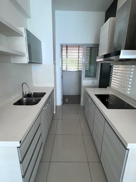 Condominium for Sale at 10 Island Resort - Danick Teoh - Kitchen - PropertyGuru.com.my
