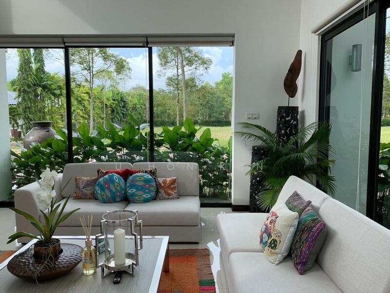 Rumah Banglo untuk Dijual di Leisure Farm (Gelang Patah) - U Hon Kun - Living Room - PropertyGuru.com.my