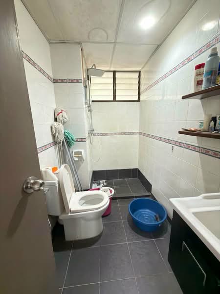 Kondominium untuk Dijual di Twin Towers - Javios Ng - Bathroom - PropertyGuru.com.my